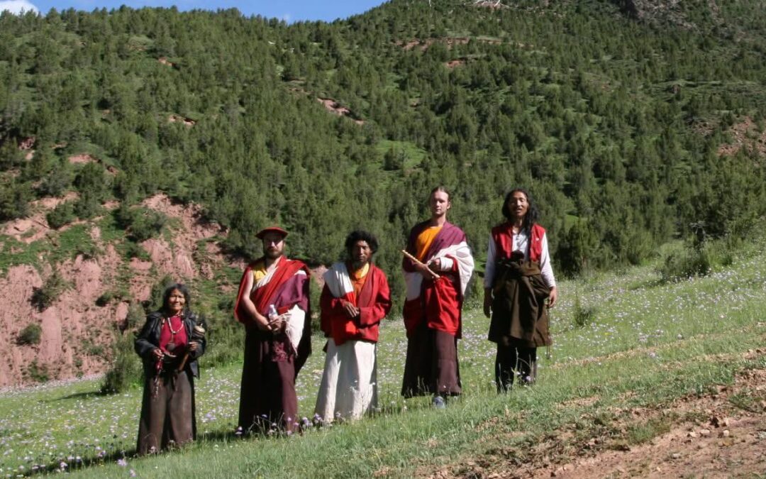 Josh Kinney: Into the Cave, A Western Yogi’s Path