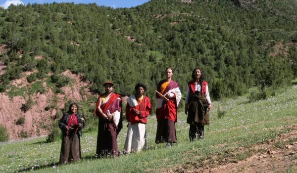 Josh Kinney: Into the Cave, A Western Yogi’s Path